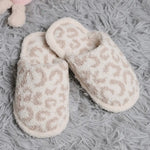 HOUSE SLIPPERS Shoes Fashion City Shoe size: S/M