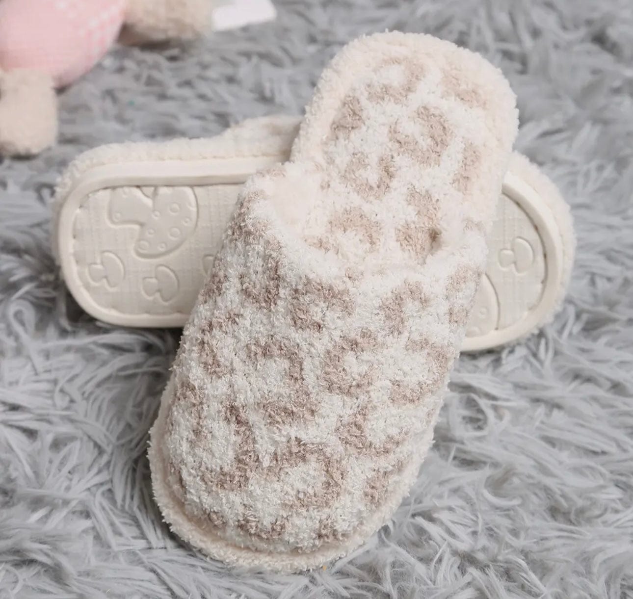 HOUSE SLIPPERS Shoes Fashion City Shoe size: S/M