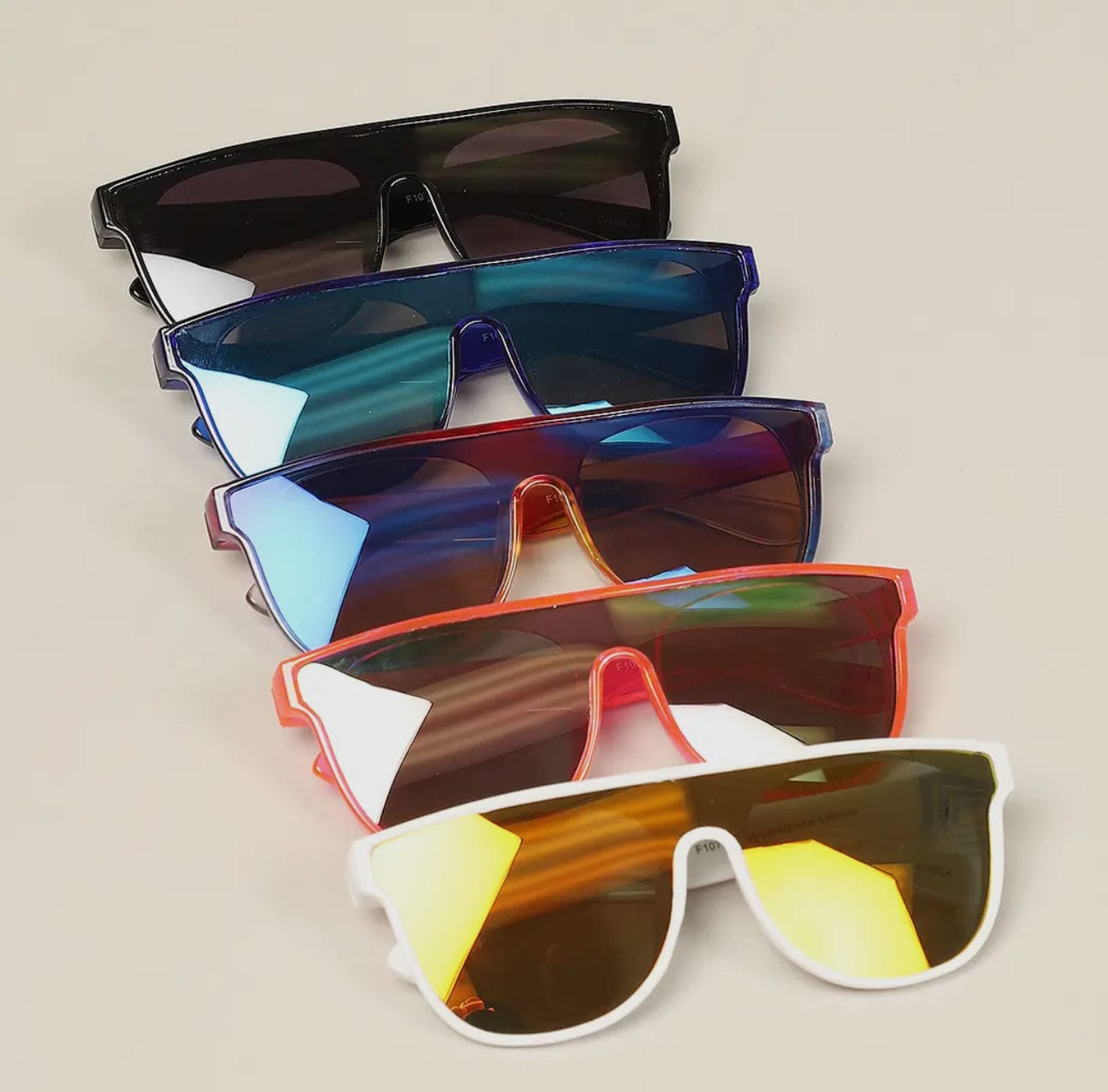 SUNGLASSES- FLAT TOP SQUARE FRAME Accessory Fashion City Color: White