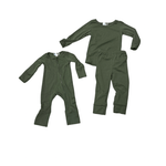 HUNTER GREEN Loungewear Aier Size: 0-3 months zippy